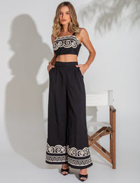 Conjunto de Calça e Cropped com Bordado Caroline - Preto