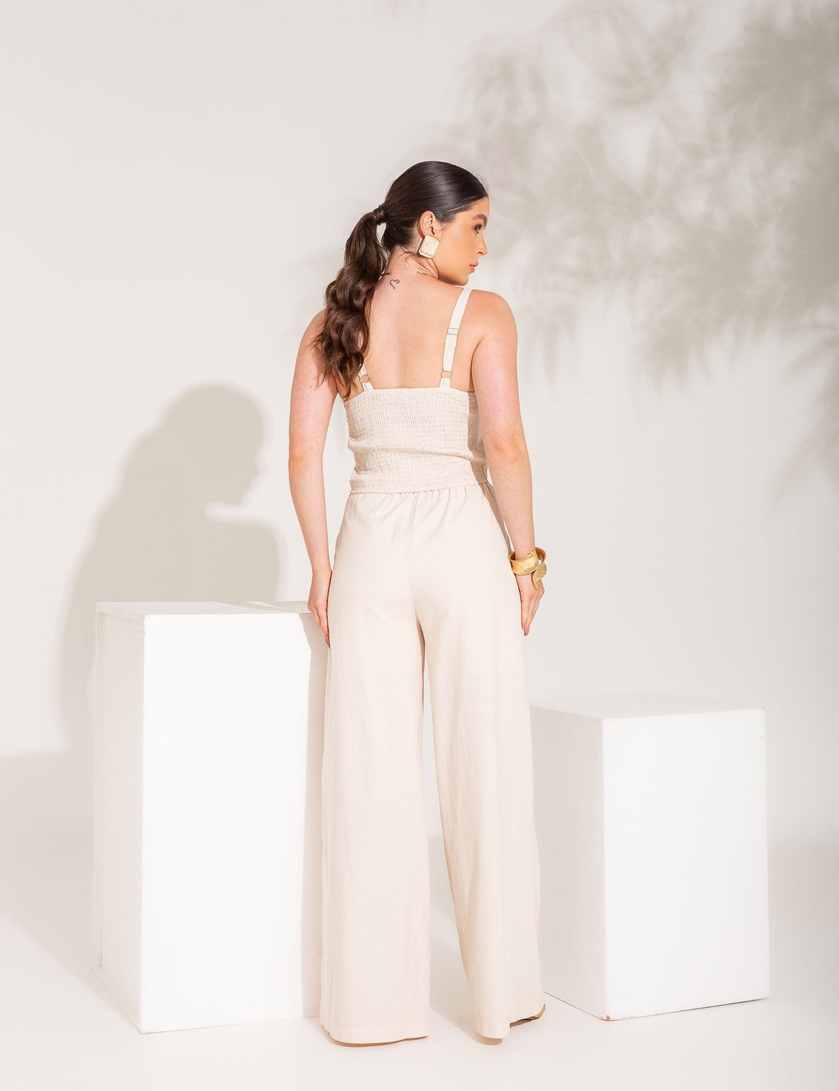 Conjunto de Calça e Cropped com Detalhes Natasha - Cru