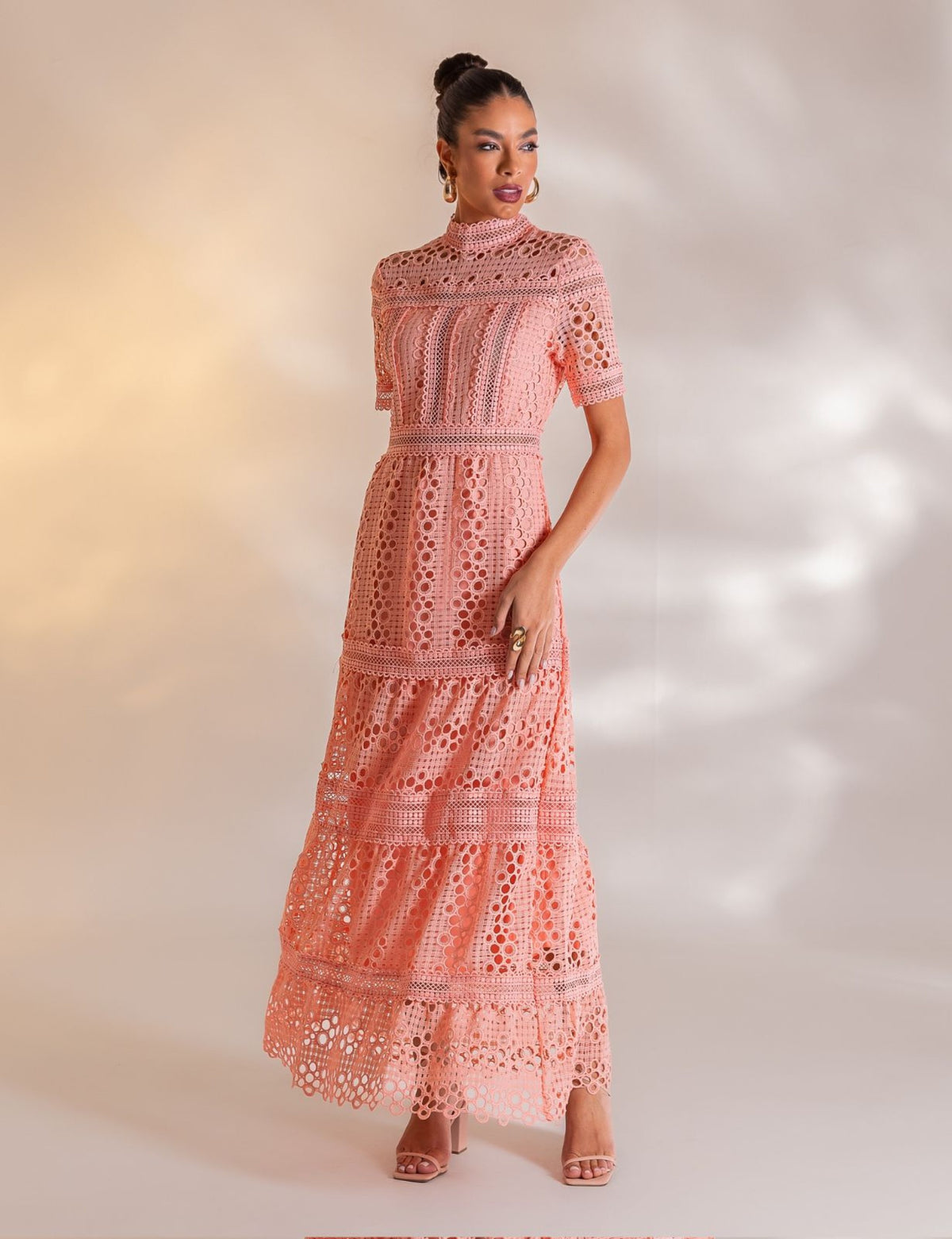 Vestido Longo de Guipir Amélia - Salmão