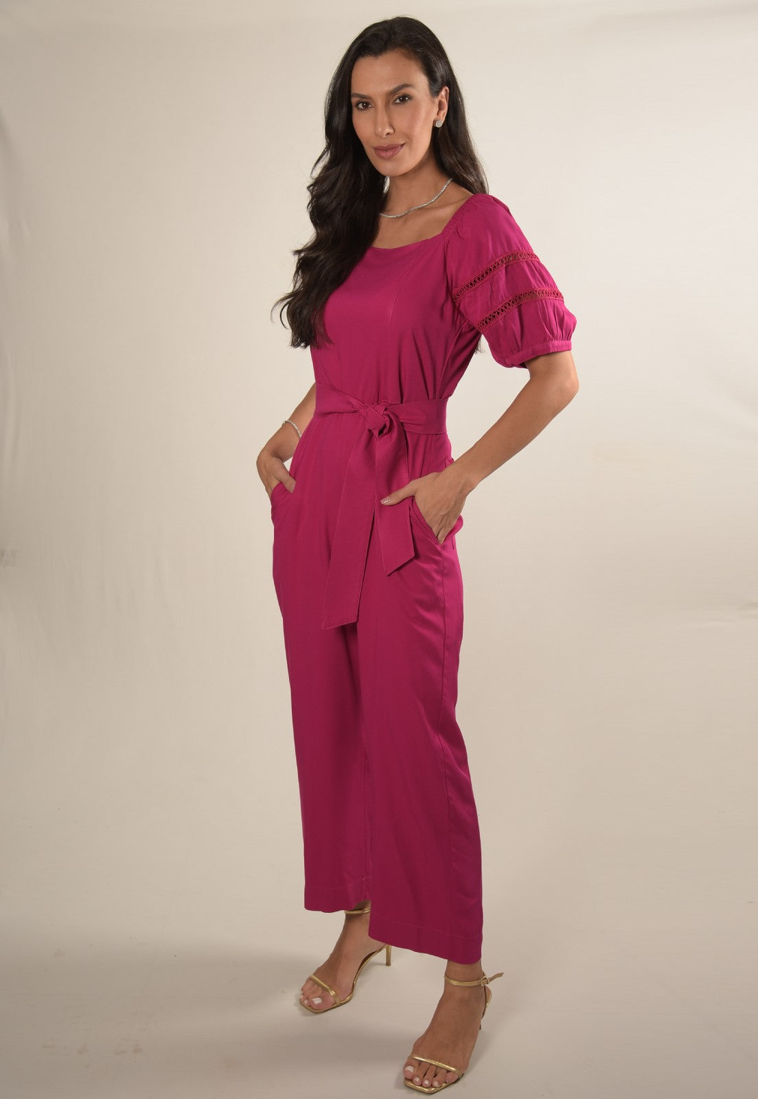 Macacão Mamorena Longo  com Manga Curta em Viscose Sarjada com Faixa