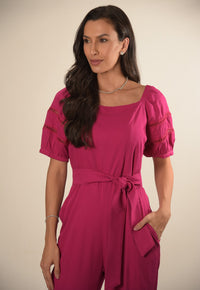 Macacão Mamorena Longo  com Manga Curta em Viscose Sarjada com Faixa