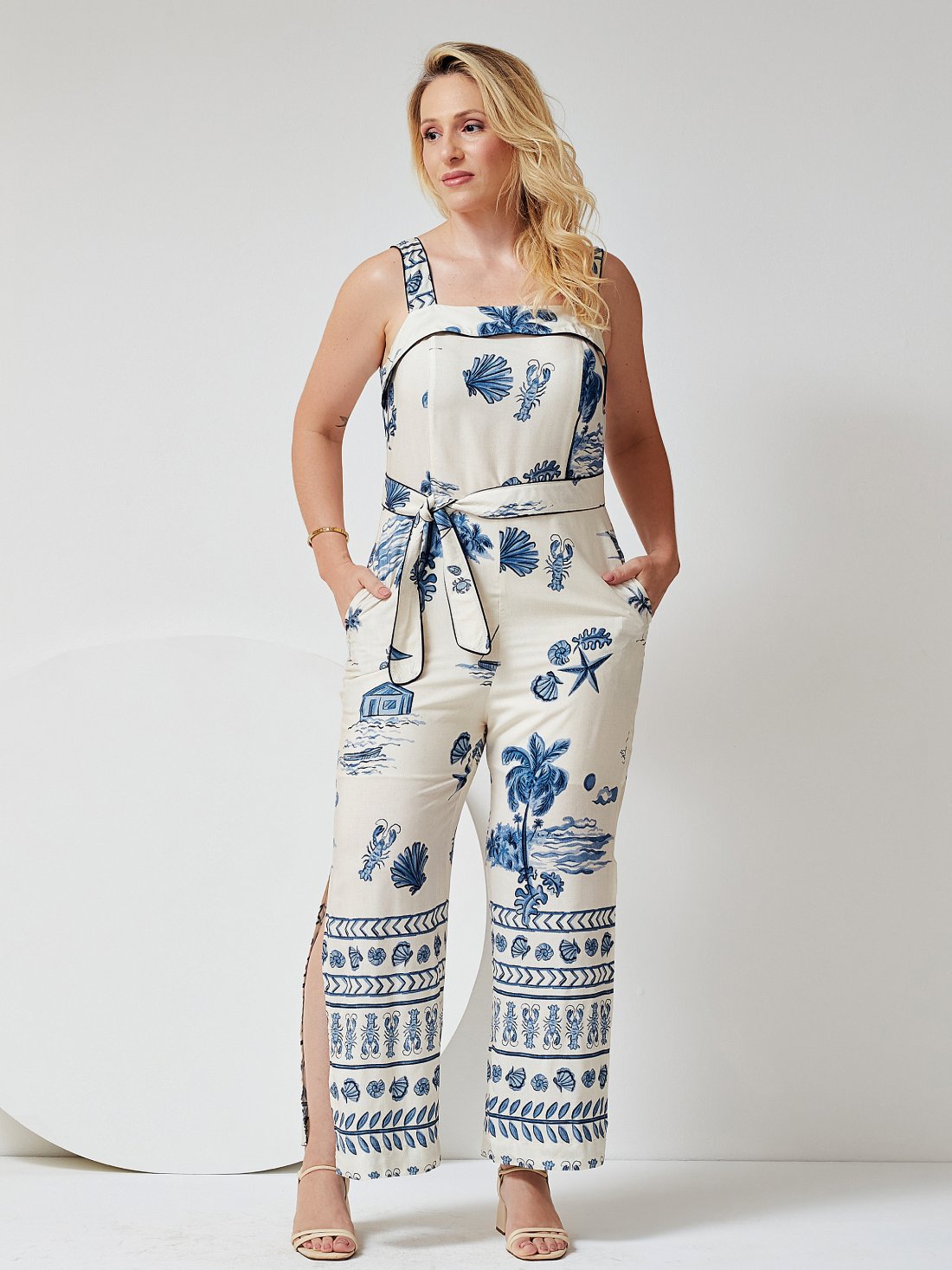 Macacão Mamorena Longo de Alça em Viscose Estampada