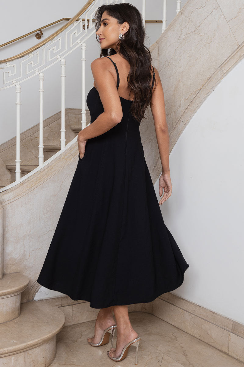 Vestido Midi Amanda com Detalhe Vazado e Bolsos - Preto