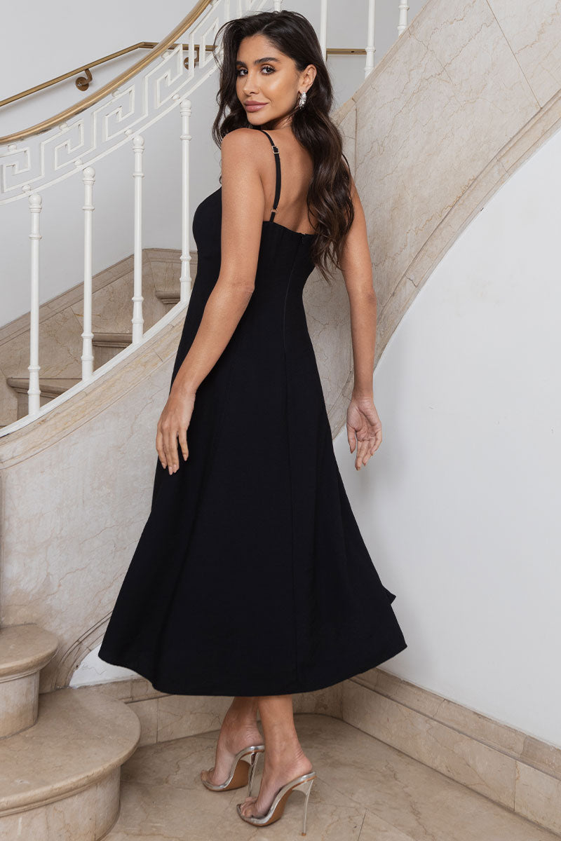 Vestido Midi Amanda com Detalhe Vazado e Bolsos - Preto