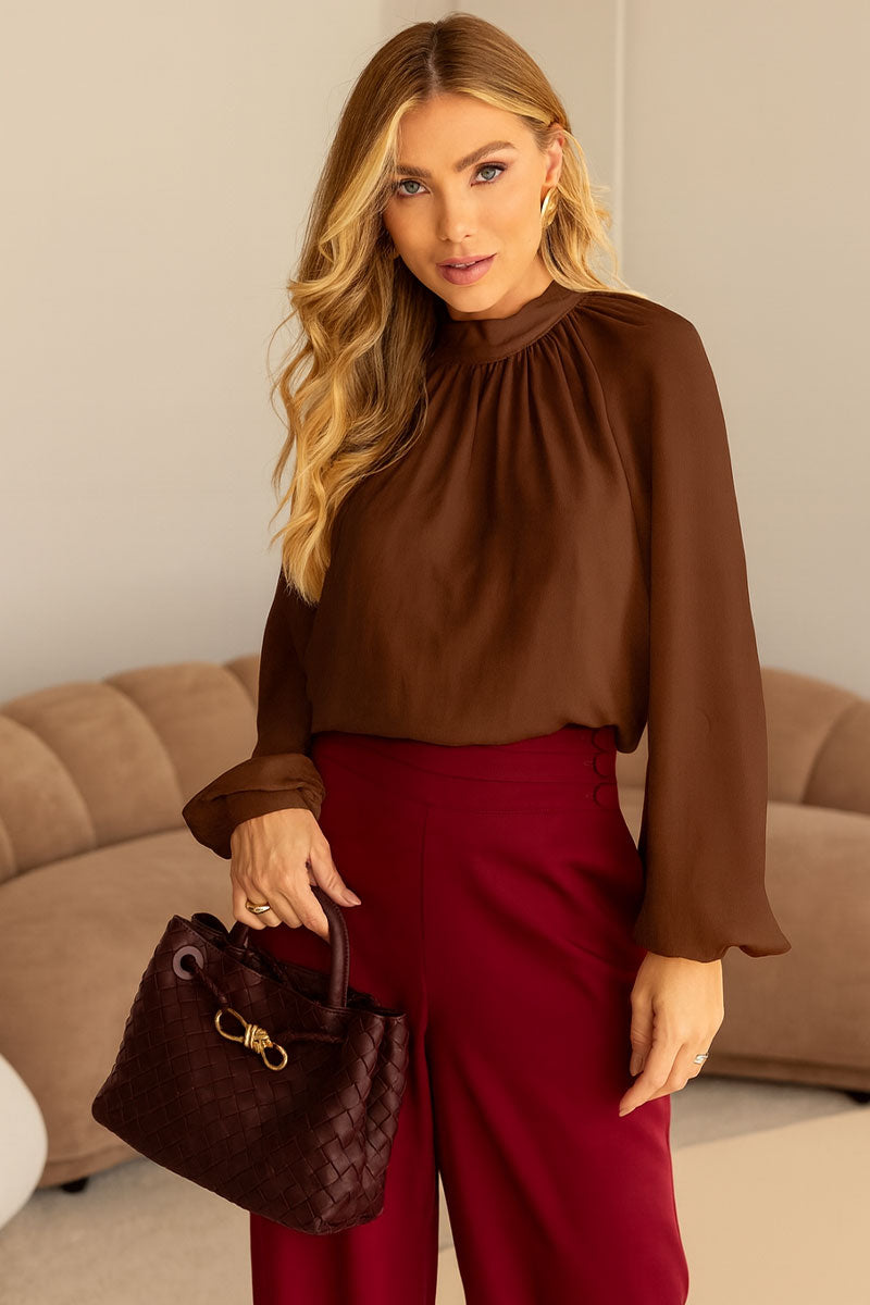 Blusa Celina Crepe Com Gola Franzida Manga Longa - Marrom