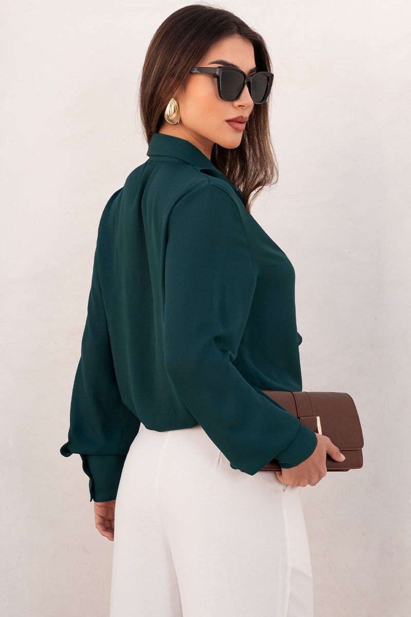Blusa Agatha Crepe Com Babado, Botão e Manga Longa - Verde