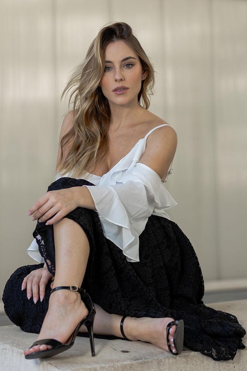 Saia Ludimila Midi Com Fenda Rodada e Zíper - Preta