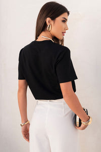 Blusa Tamires Manga Curta Com Detalhe Metal - Preto