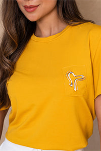 Blusa Tamires Manga Curta Com Detalhe Metal - Mostarda