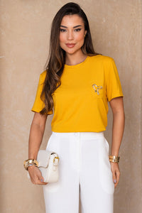 Blusa Tamires Manga Curta Com Detalhe Metal - Mostarda