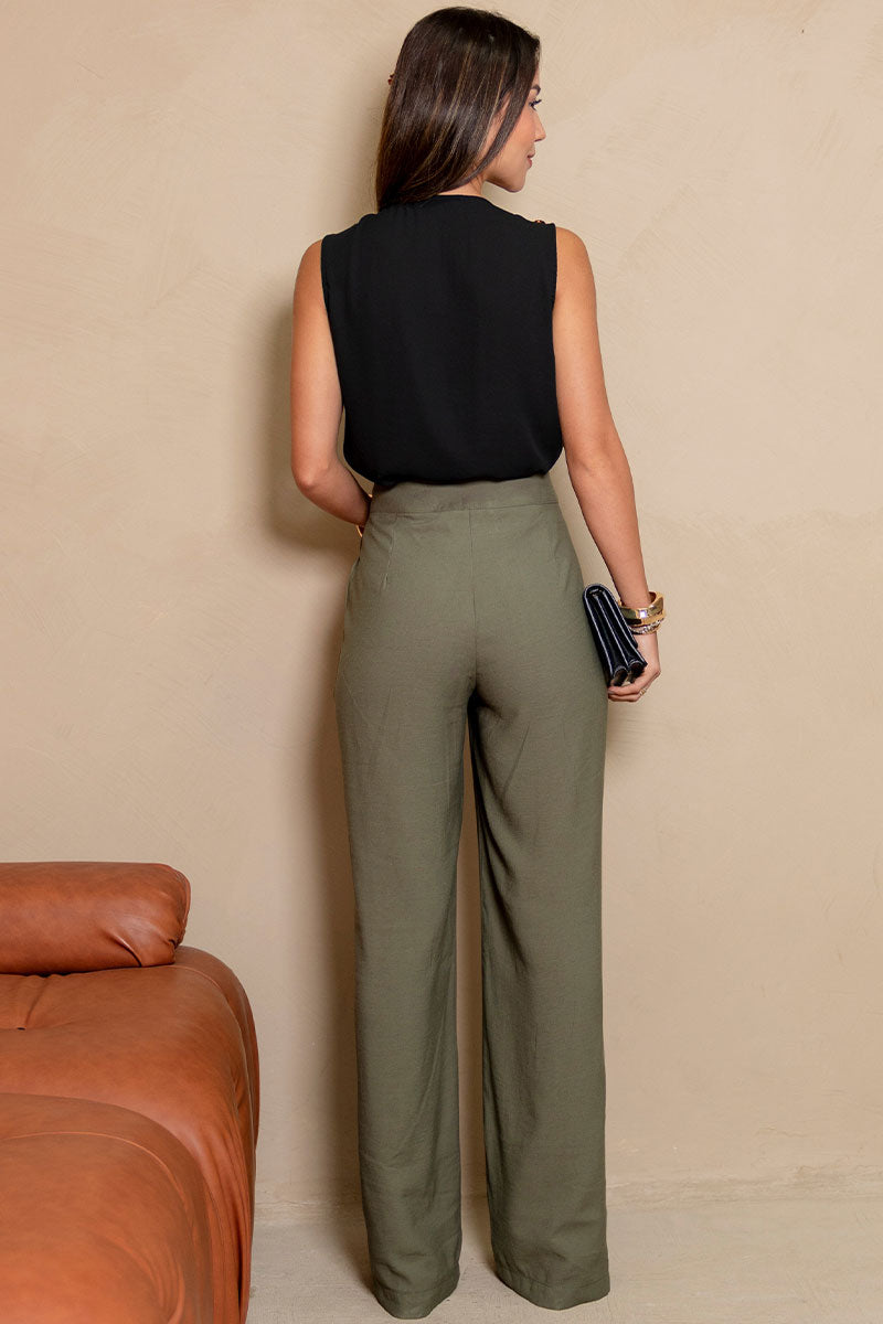 Blusa Dora Crepe Com Detalhe Botão no Ombro - Preto