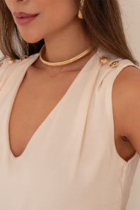 Blusa Dora Crepe Com Detalhe Botão no Ombro - Bege