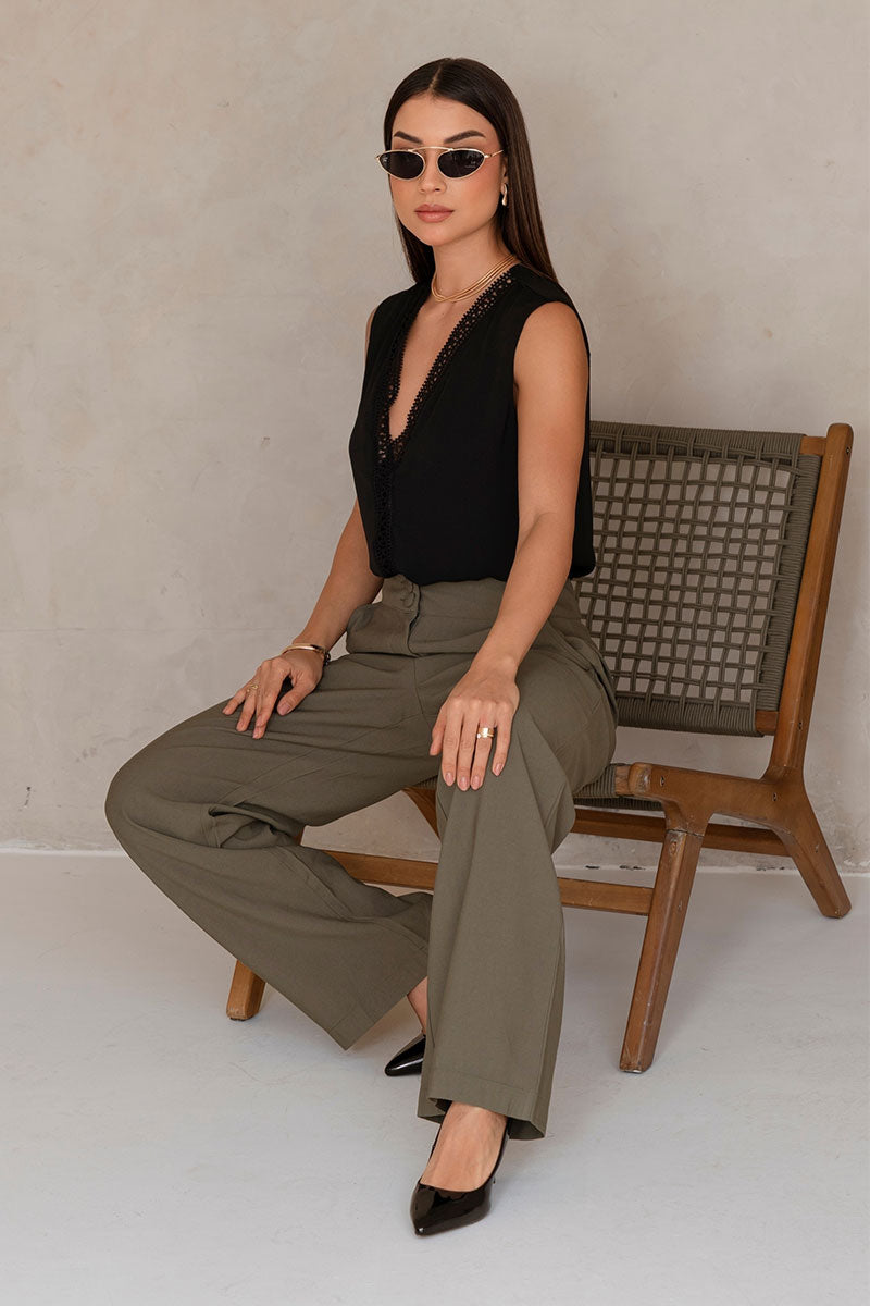 Blusa Cibele Crepe Com Detalhe Guipir - Preto