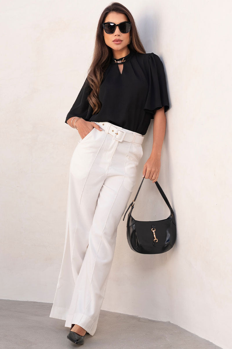 Blusa Cleide Crepe Com Detalhe Metal na Gola - Preto