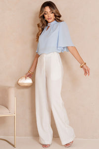 Blusa Cleide Crepe Com Detalhe Metal na Gola - Azul