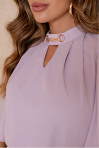 Blusa Cleide Crepe Com Detalhe Metal na Gola - Lilás