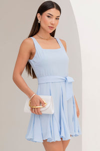 Vestido Odete Curto Crepe Com Recorte e Faixa - Azul