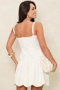 Vestido Melina Curto Com Babado e Detalhe Metal Bordado - Off White