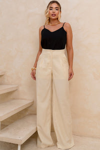 Calça Pilar Alfaiataria Com Pregas na Frente - Amarelo