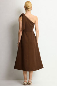 Vestido Safira Um Ombro Só - Marrom