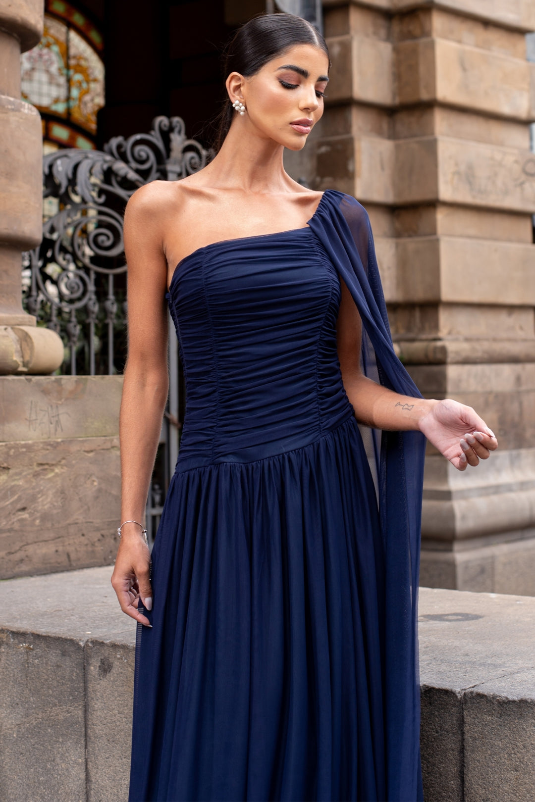 Vestido Rubi Longo de Tule com Véu - Azul Marinho