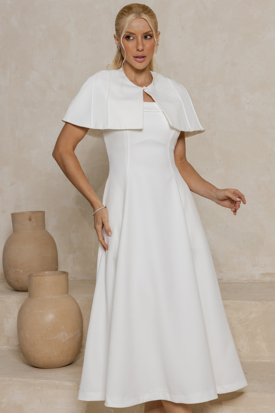 Capa Agapi Pelerine com Botão Frontal - Off White