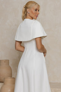Capa Agapi Pelerine com Botão Frontal - Off White
