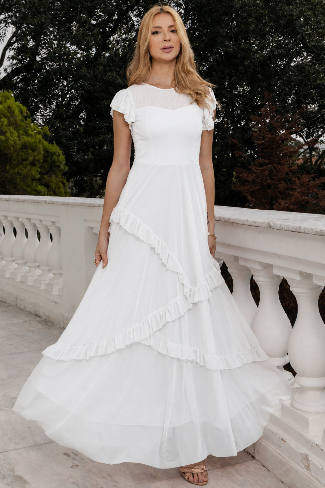 Vestido Phoebe Longo com Babados na Saia - Off White