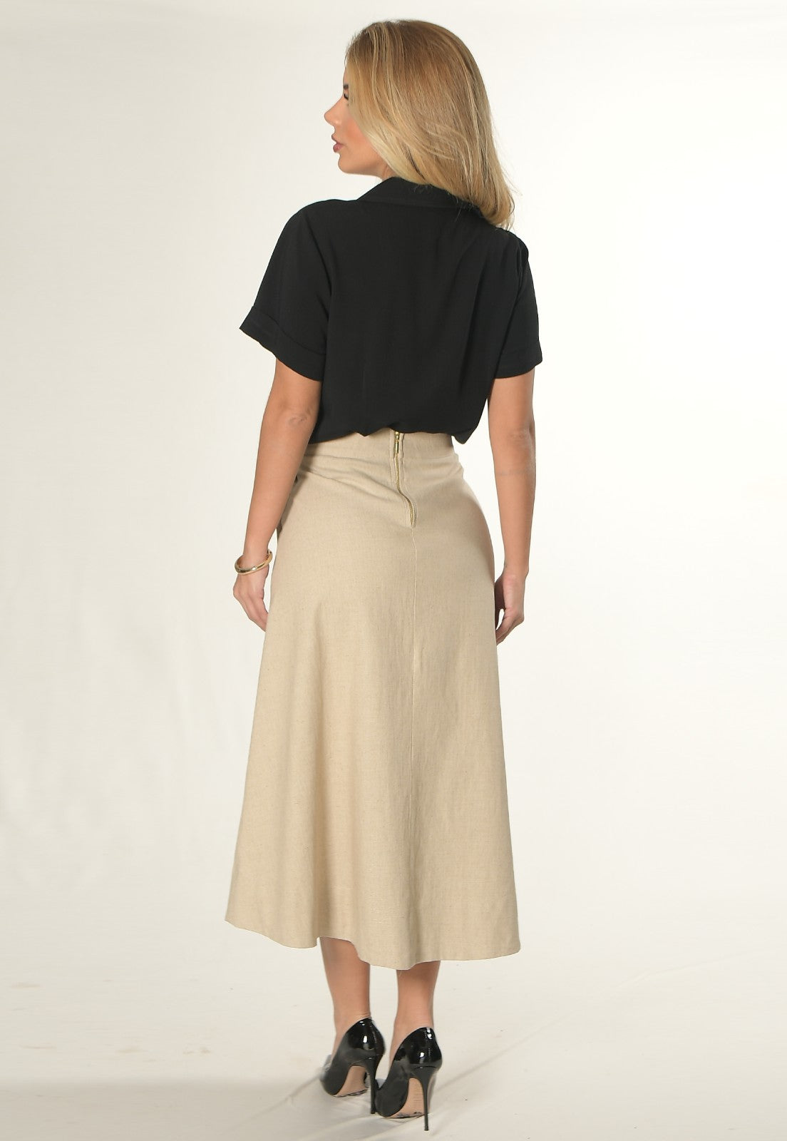 Saia Mamorena Midi Evasê em Linho com Elastano e Detalhe em Bordado de Máquina