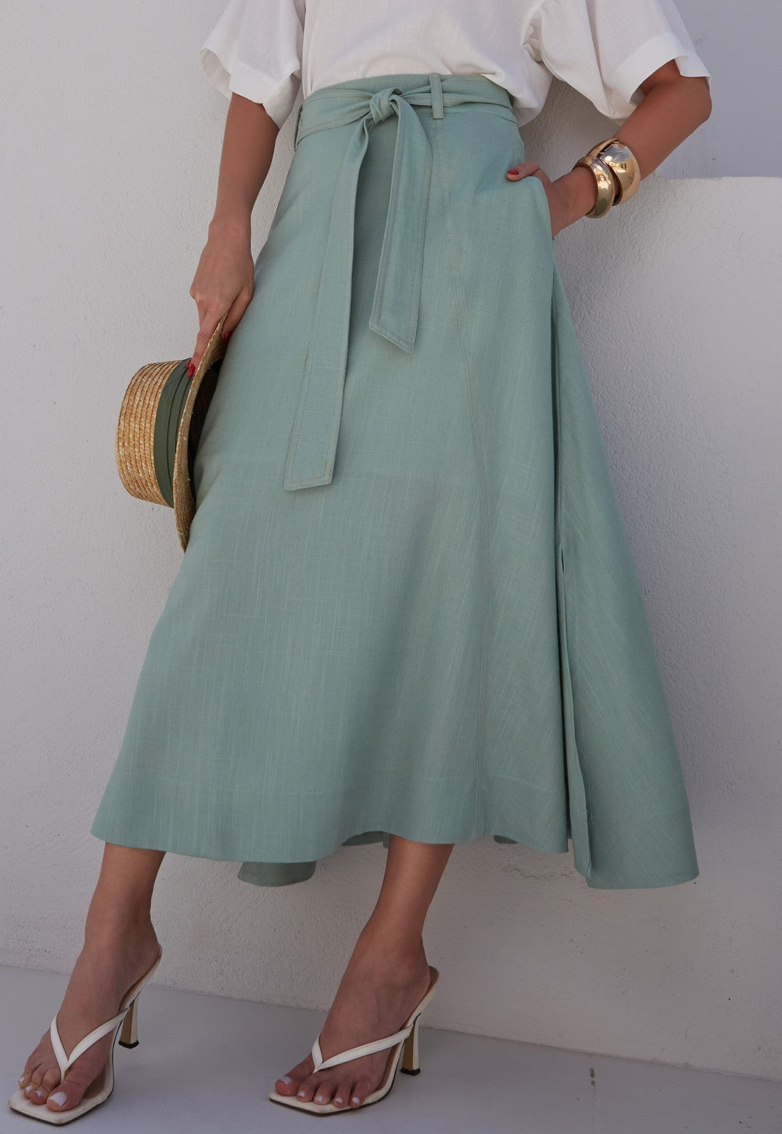 Saia Mamorena Midi Evasê em Linho Pespontada Com Faixa