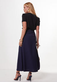 Saia Mamorena Midi Evasê em Liocel com Recortes e Botões de Madrepérola