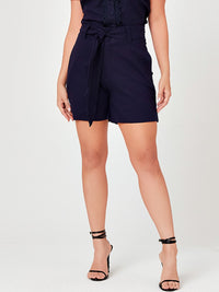 Short Mamorena em Linho com Cinto Pespontado