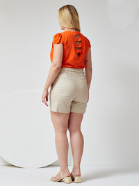 Short Mamorena em Linho com Elastano com Detalhe de Cinto de Cordão com Ponteira