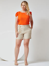 Short Mamorena em Linho com Elastano com Detalhe de Cinto de Cordão com Ponteira