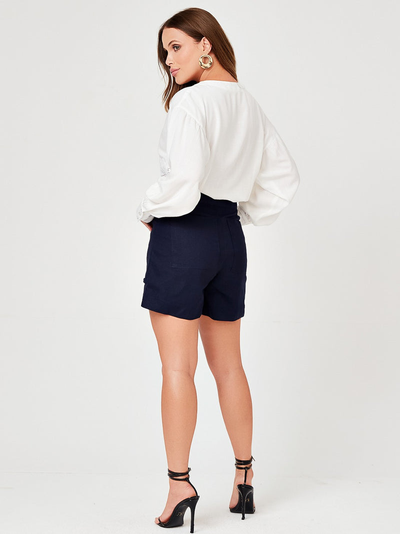 Short Mamorena em Linho com Elastano Detalhe em Trança