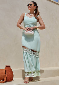 Vestido Mamorena Longo de Alça em Viscose Sarjada com Entremeio