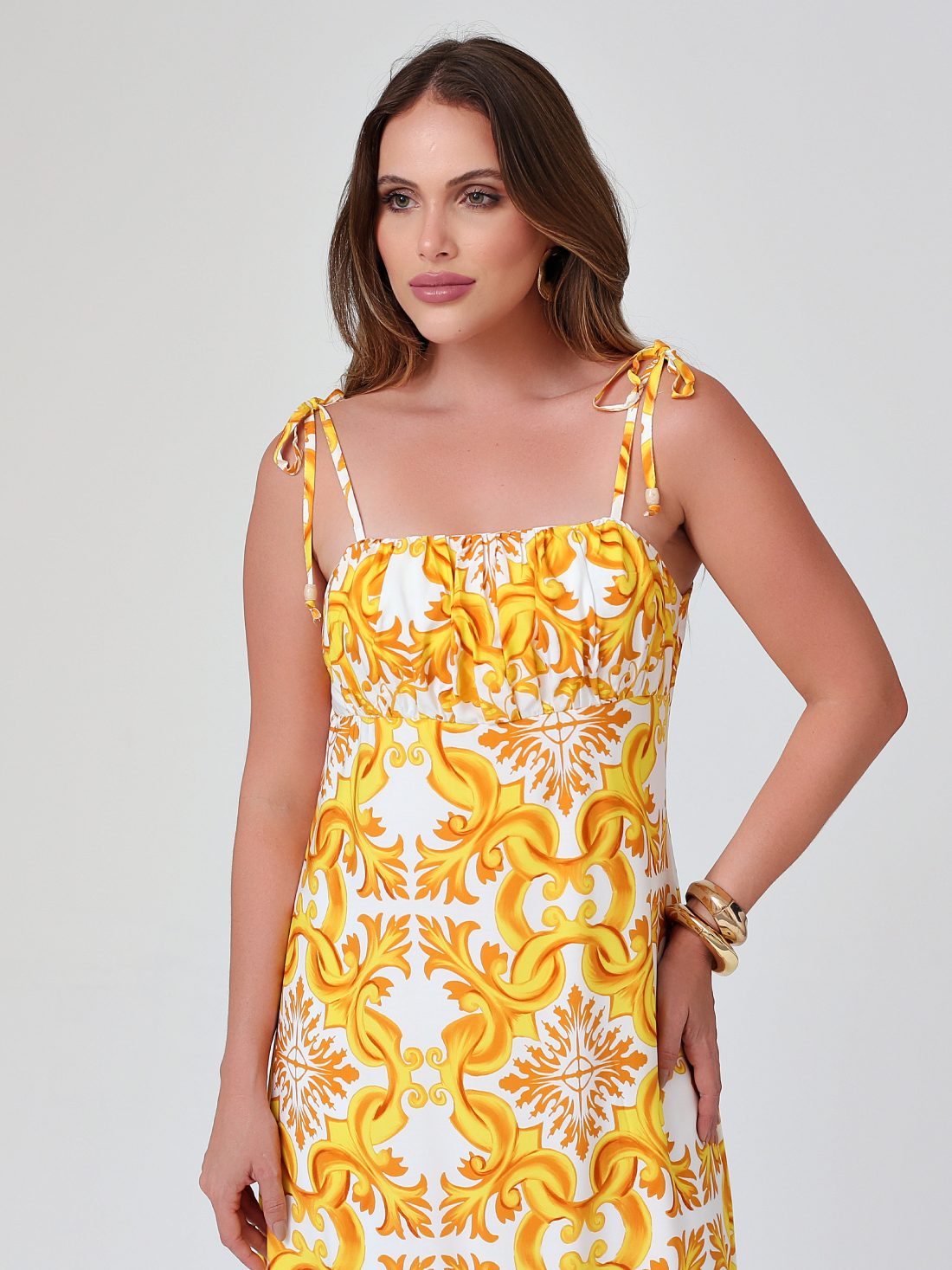 Vestido Mamorena Longo em Viscose Estampada Exclusiva com Alça de Amarrar e Franzido no Peito