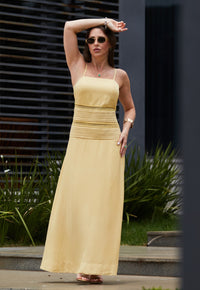 Vestido Mamorena Longuete de Alça Fina em Viscose Sarjada com Entremeios e Pregas