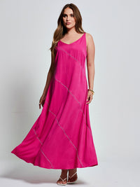 Vestido Mamorena Longuete de Alça em Viscose Sarjada com Bordado