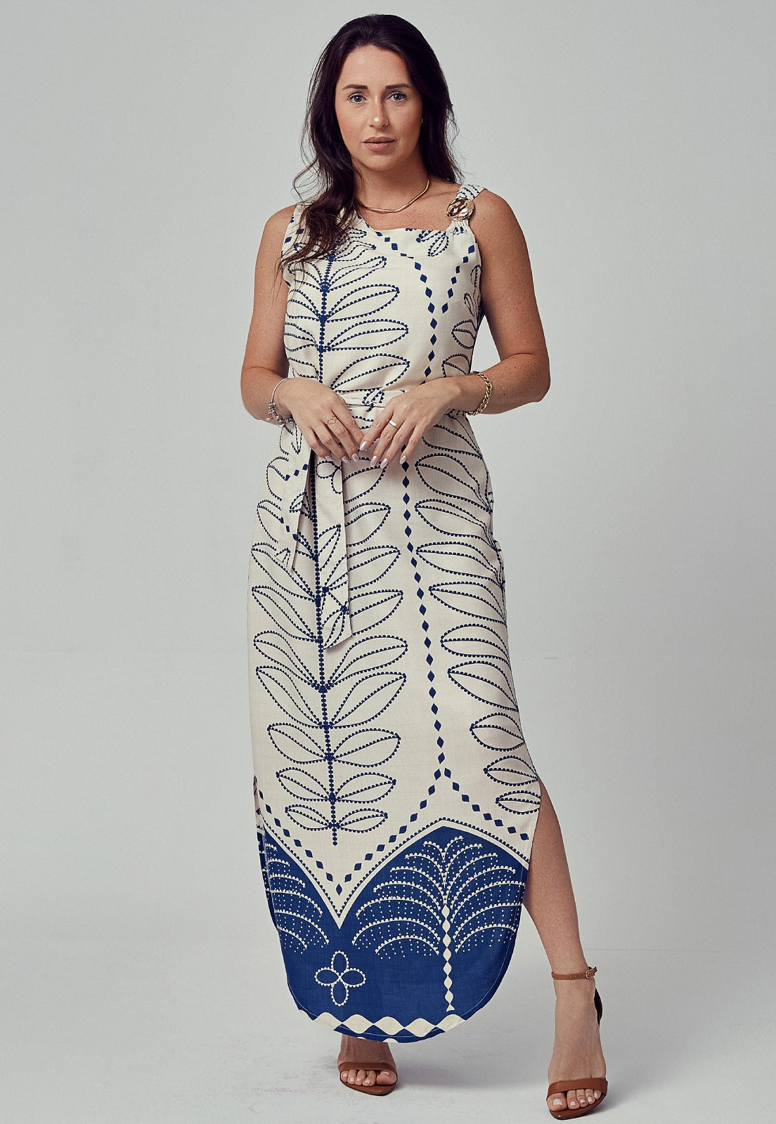 Vestido Mamorena Longuete Regata em Viscose Estampada com Fivela na Alça