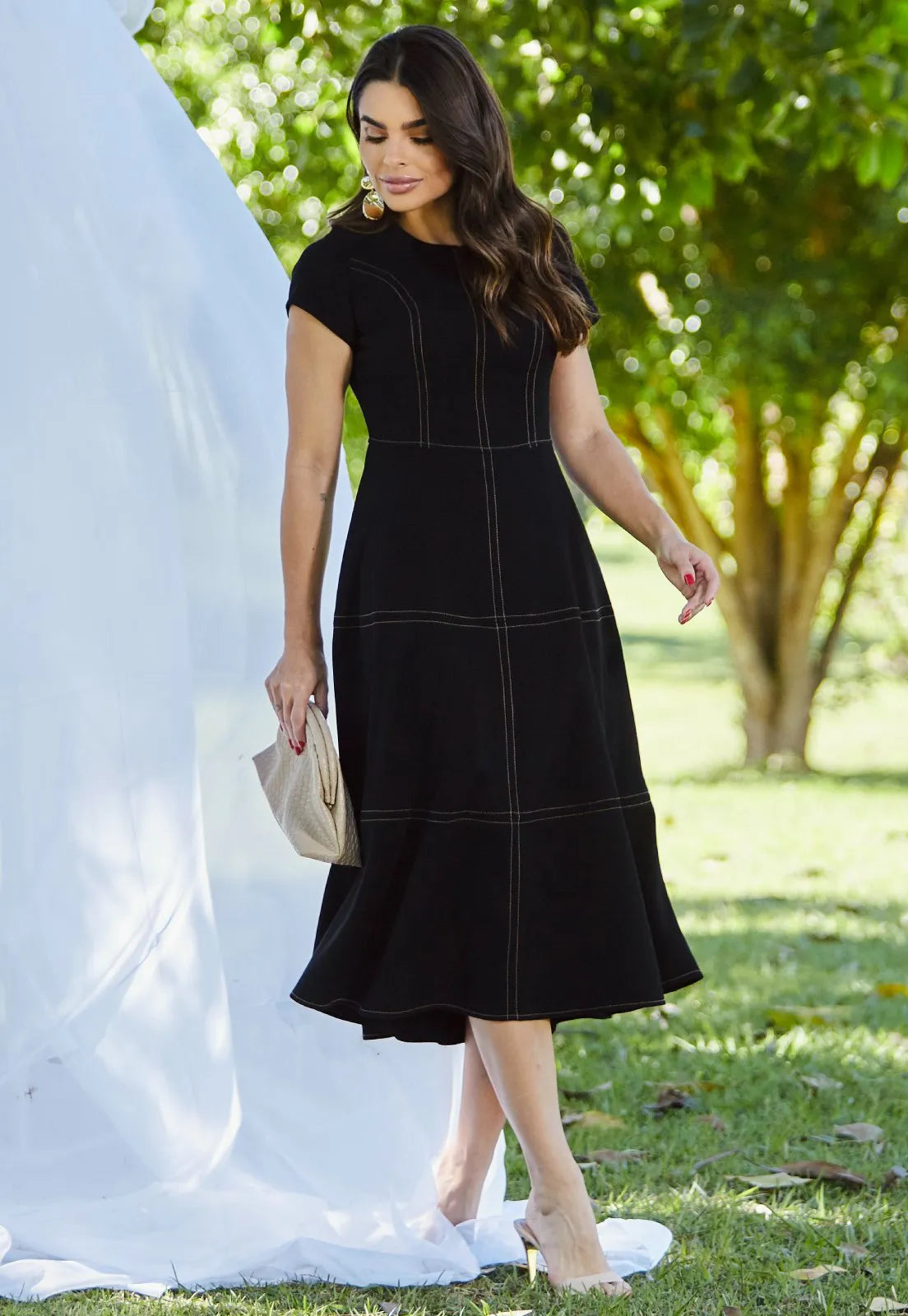 Vestido Mamorena Manga Curta Godê Midi em Alfaiataria com Elastano com Pespontos