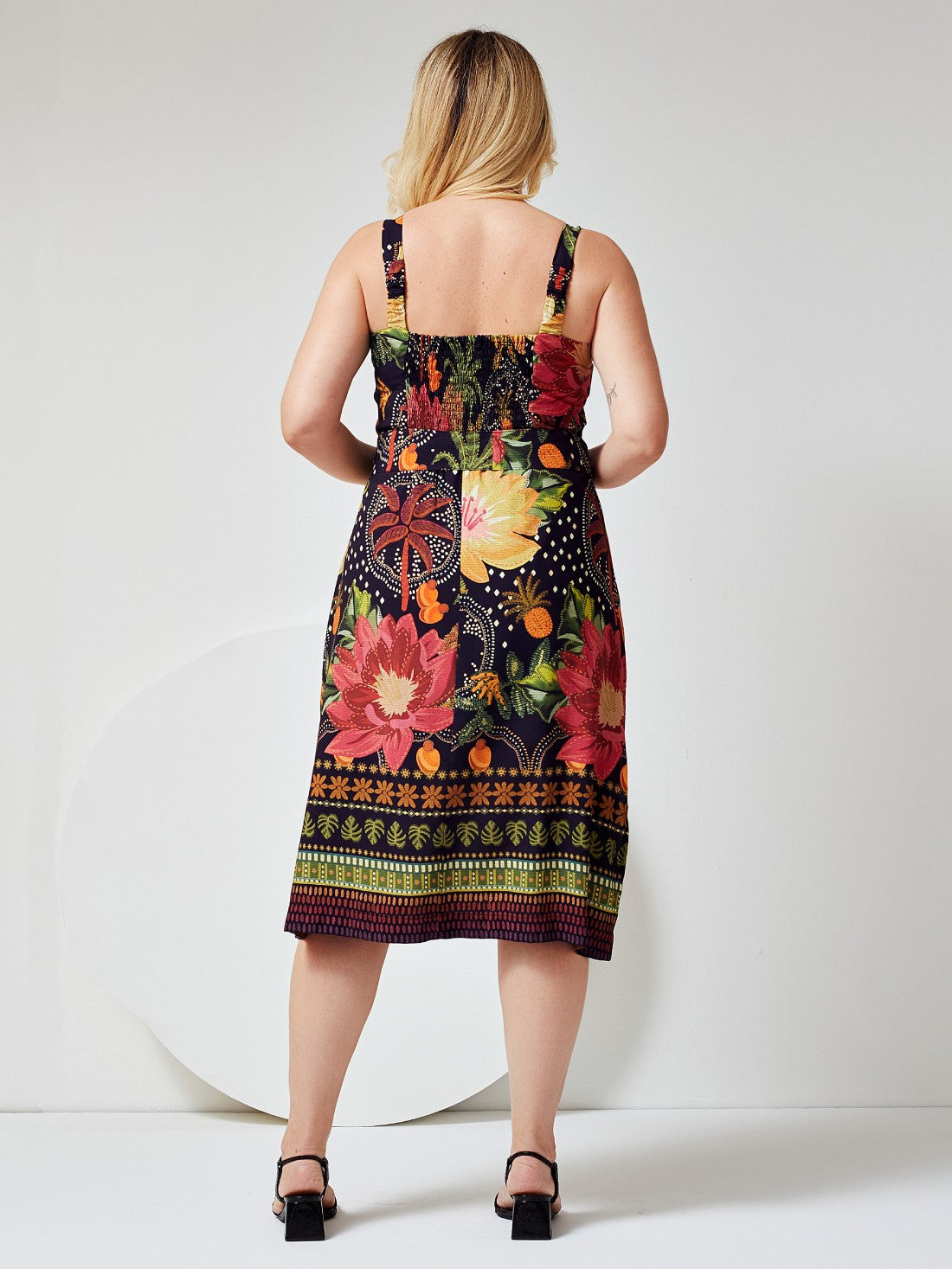 Vestido Mamorena Midi de Alça em Viscose Estampada com Faixa de Tecido