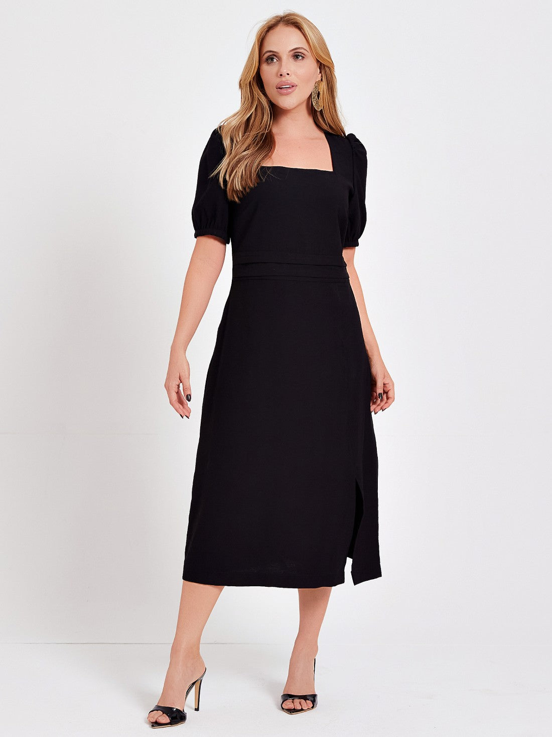 Vestido Mamorena Midi de Manga Curta em Liocel com Pregas na Cintura e Fenda