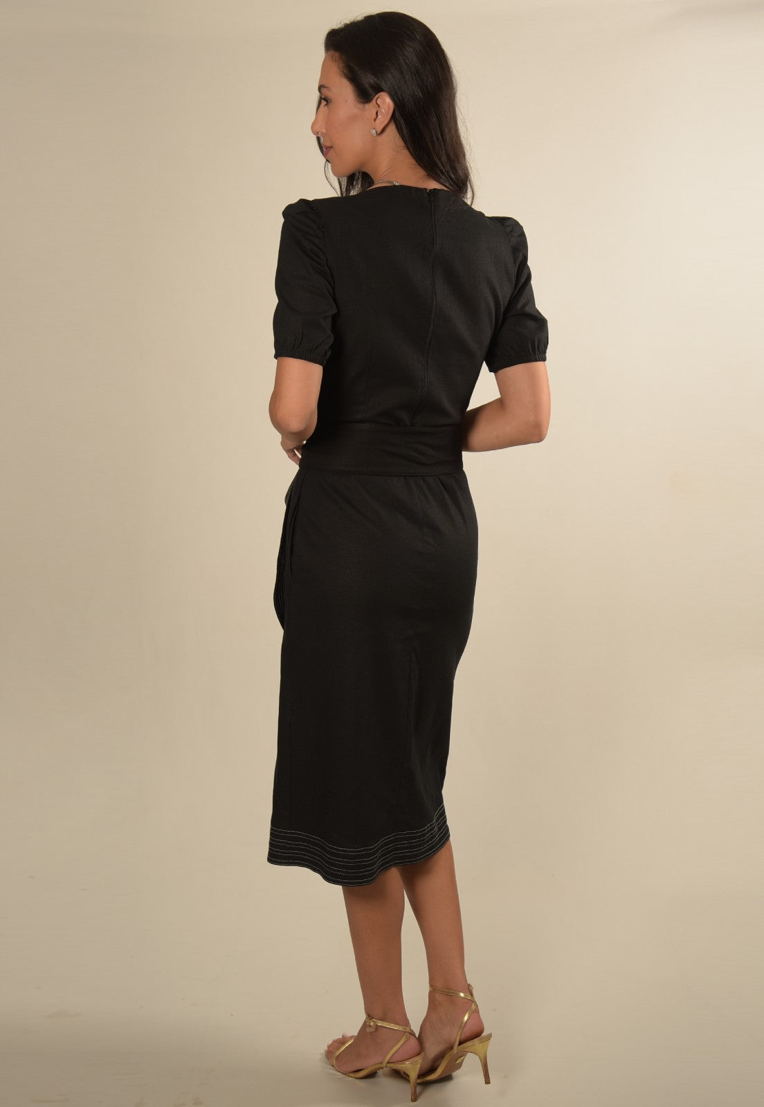 Vestido Mamorena Midi em Linho com Pesponto