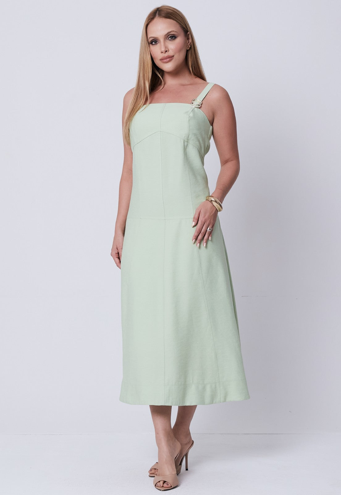 Vestido Mamorena Midi em Tecido Alfaiataria Tulum de Alça com Fivela