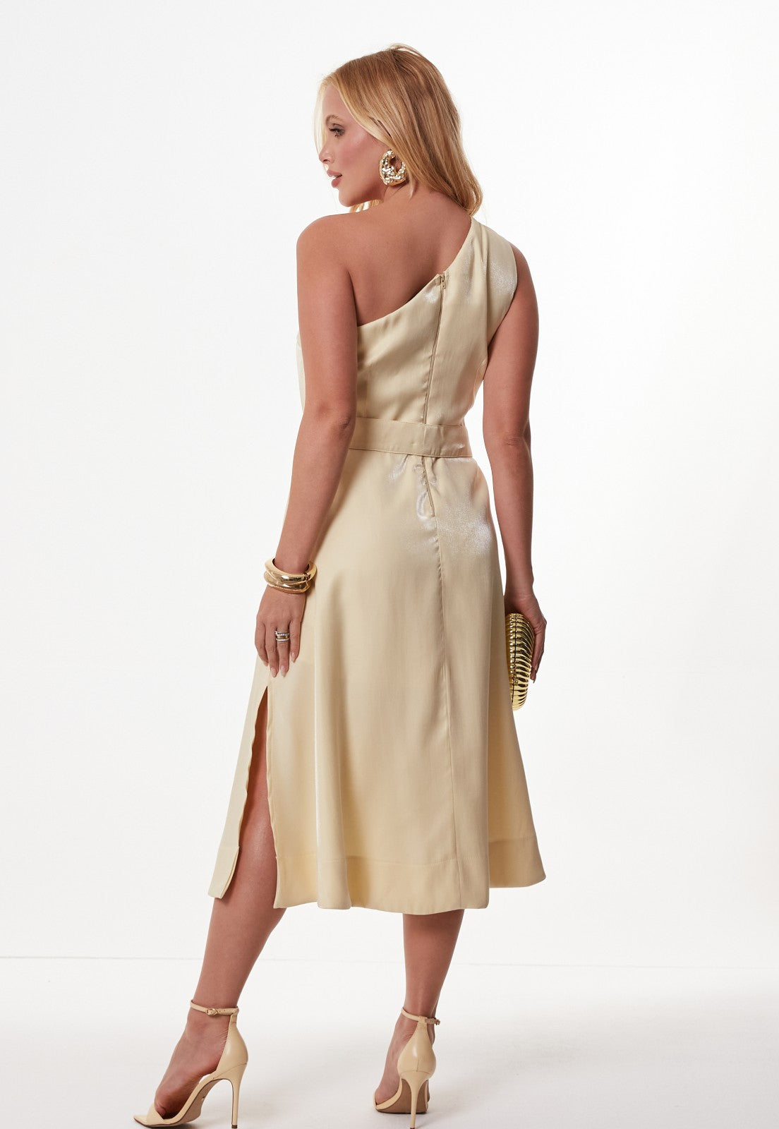 Vestido Mamorena Midi Godê em Tecido Disco com Fendas Laterais Nula Manga