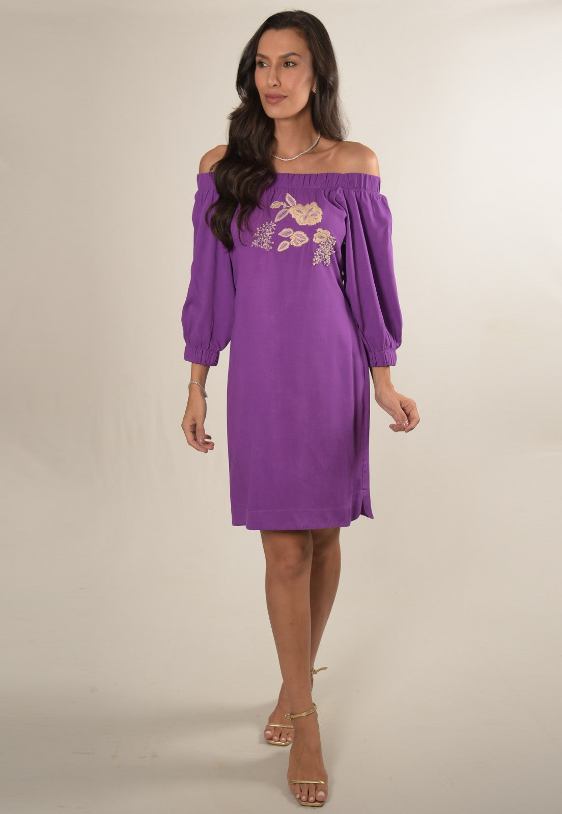 Vestido Mamorena Ombro a Ombro em Viscose Sarjada com Bordado Manual